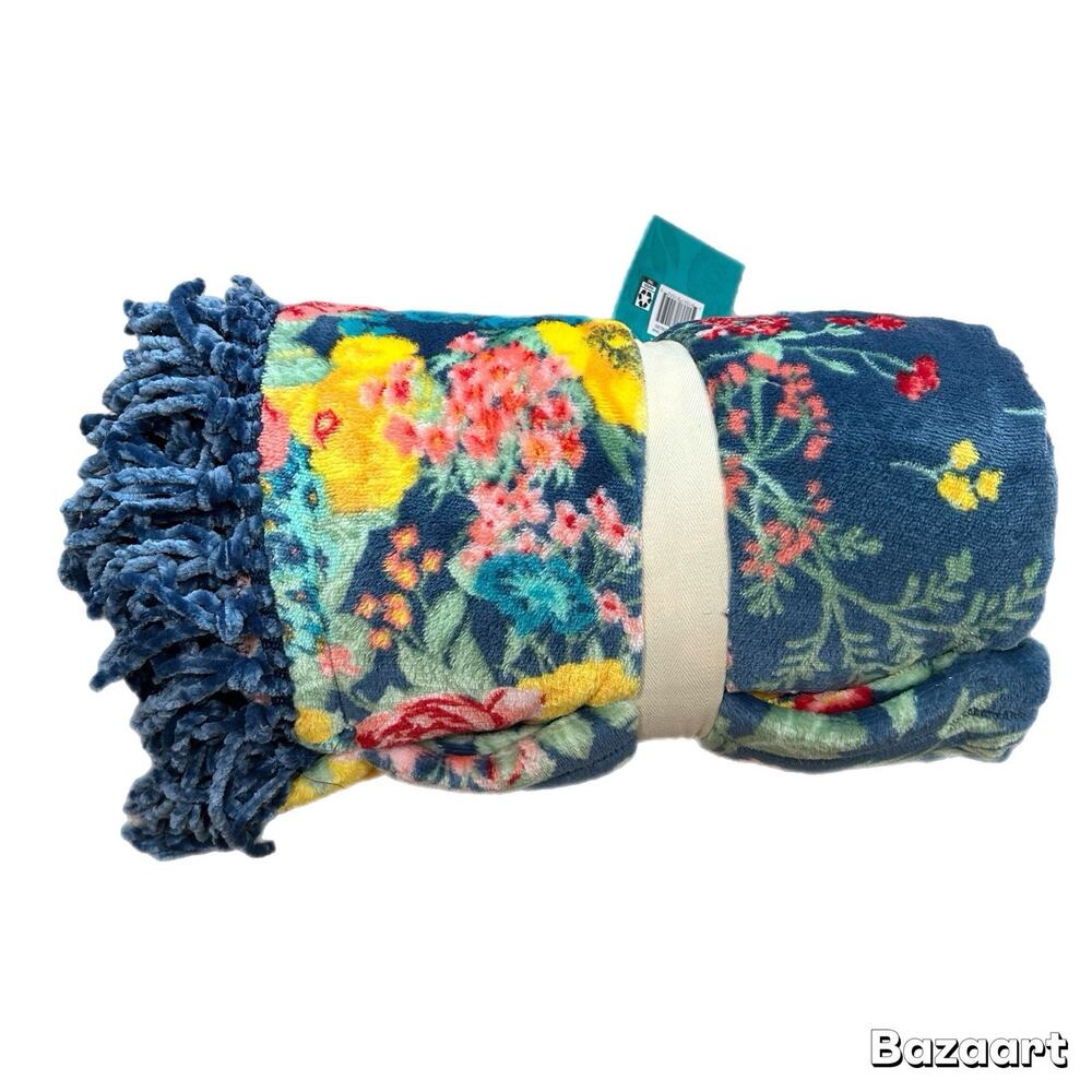 NEW Pioneer Women Plush Throw Fancy Flourish 50in x 72in Reversible - Picture 2 of 4